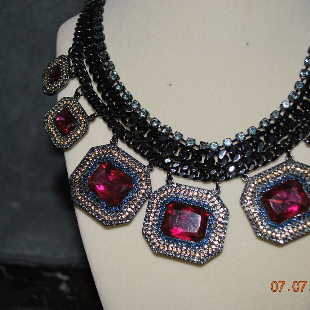 Necklace Black Rose Multi Stone tone